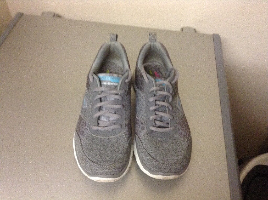 skechers lite weight memory foam womens